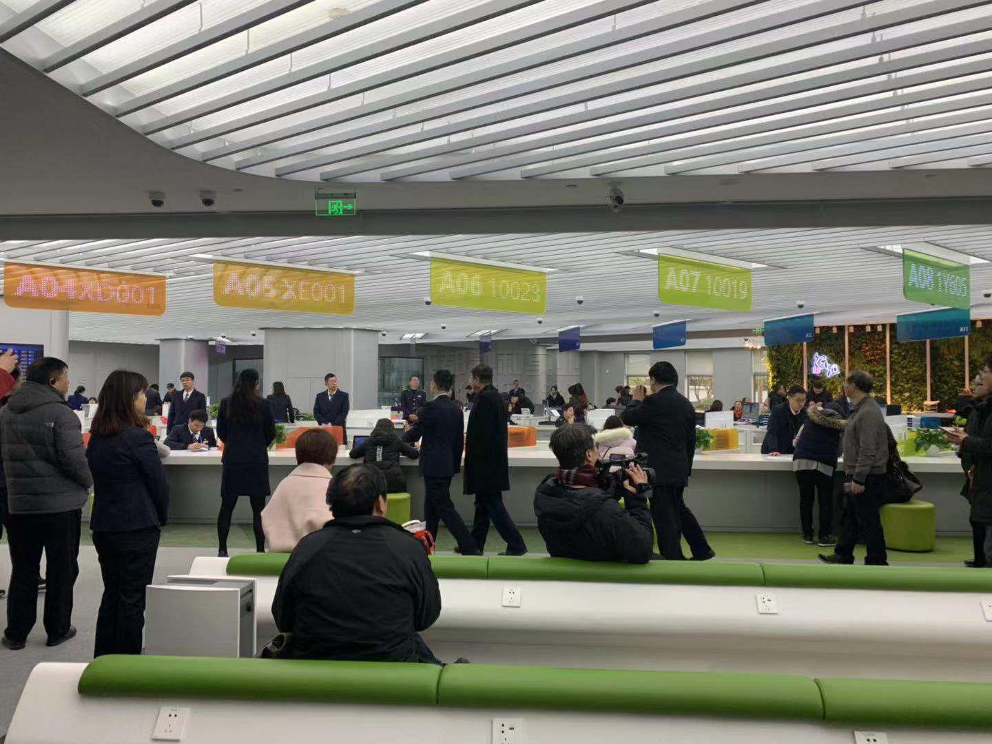 新型排隊叫號機(jī)顯示器