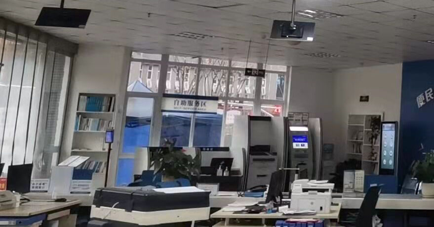 雅安市雨城區(qū)清江街辦事處排隊系統(tǒng)上線投入使用。效果圖
